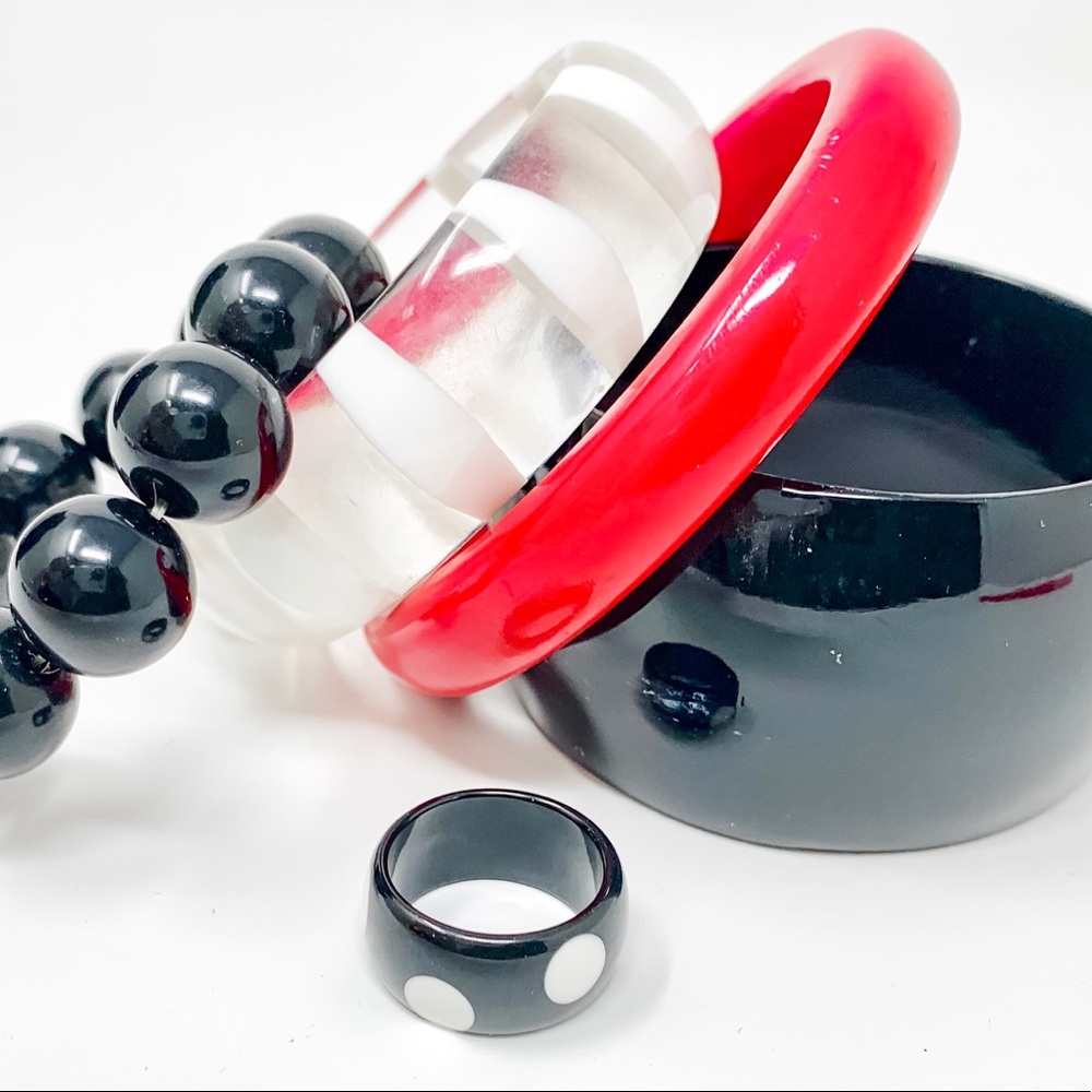 Bundle of 5 retro Multicolored bracelets/ring!!🙌